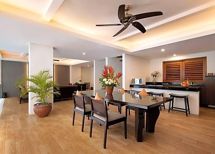 ホテル Comfort 2br With Private Pool At Seminyak 3*