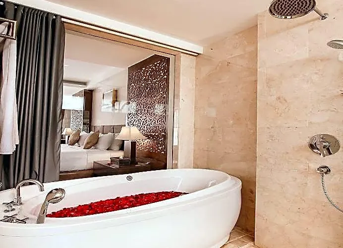 Comfort 2br With Private Pool At Seminyak ホテル